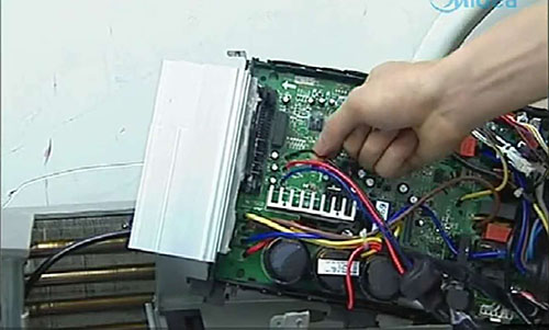 伊通美的空调电话是多少